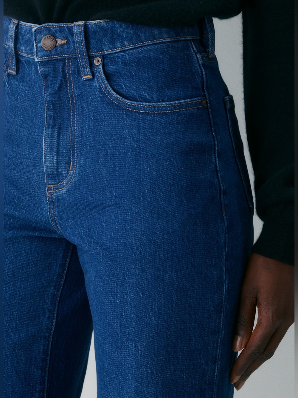 BNWT $110 Aritzia Denim Forum High Rise Curve-Fit Jeans - Picture 2 of 12